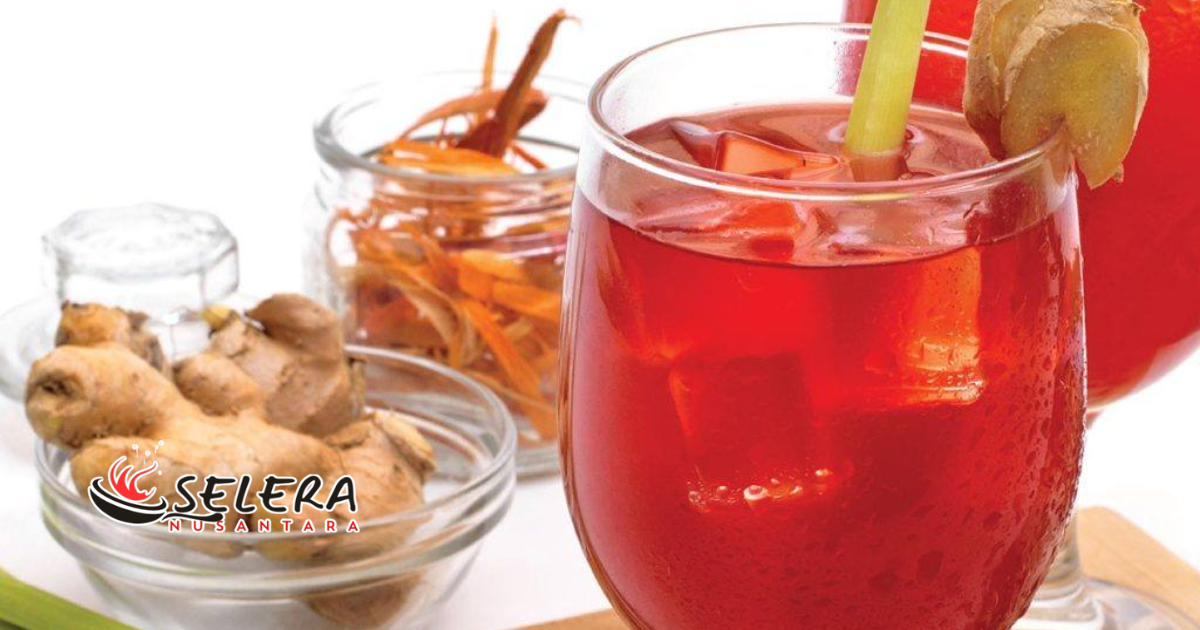 Resep Bir Pletok Minuman Rempah Tradisional Sajian Resep Bir Pletok merah dengan kayu secang dan jahe