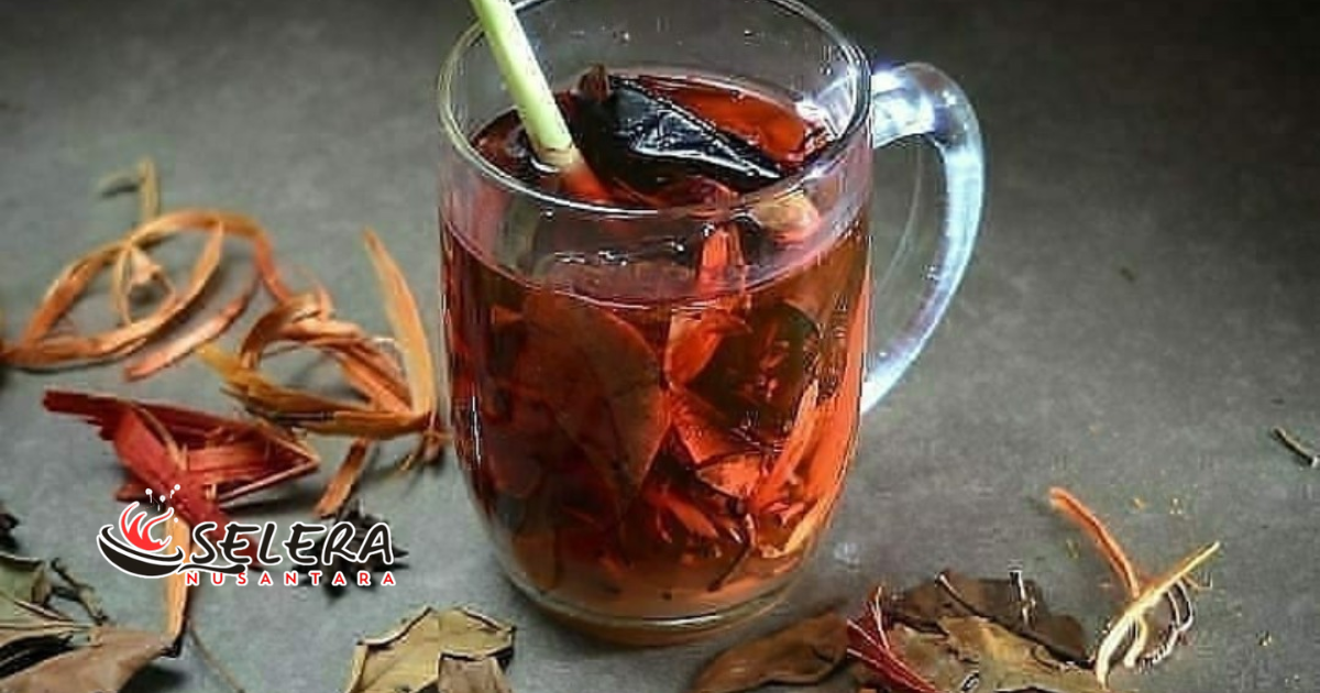 Khasiat Wedang Uwuh Minuman Tradisional Minuman khasiat wedang uwuh dengan jahe dan kayu secang